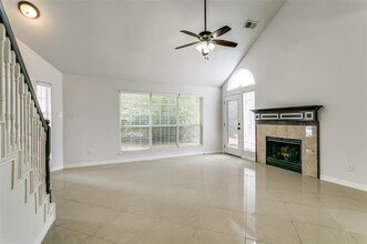 504 Timber Way Dr in Lewisville, TX - Foto de edificio - Building Photo