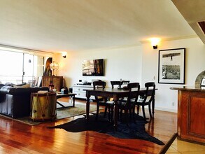 4265 Marina City Dr, Unit 201 in Marina Del Rey, CA - Building Photo - Building Photo