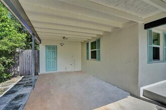1222 14th Ct S in Lake Worth Beach, FL - Building Photo - Building Photo