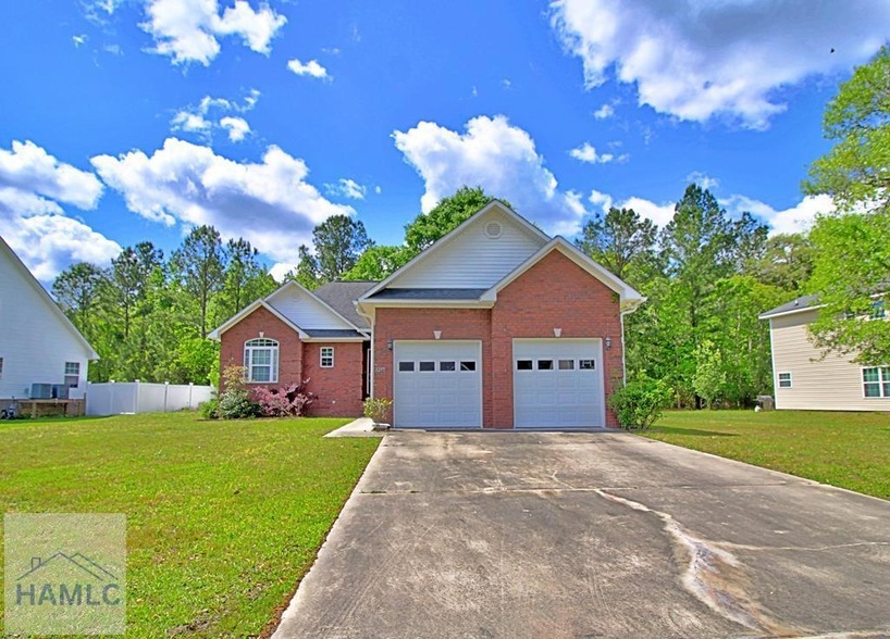 1255 Peacock Trail in Hinesville, GA - Building Photo