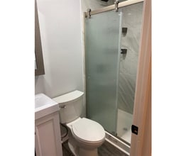 833 N Fulton Ave in Baltimore, MD - Foto de edificio - Building Photo