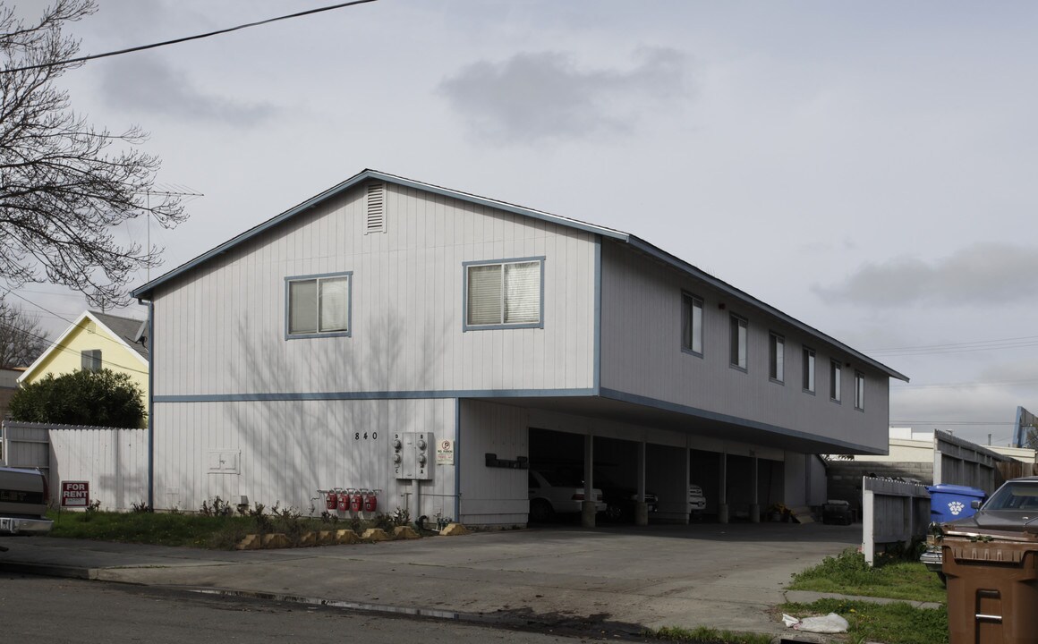 840 Napa St in Napa, CA - Building Photo