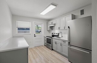 1832 Pineapple Ave in Melbourne, FL - Building Photo - Building Photo