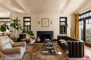 430 Mesa Rd in Santa Monica, CA - Building Photo