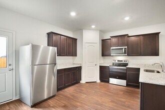 14313 Boomtown Way in Elgin, TX - Building Photo - Building Photo