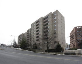 Buckingham Condominiums in Stamford, CT - Building Photo - Building Photo