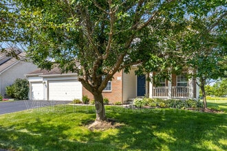 7225 Bromfield Dr in Canal Winchester, OH - Foto de edificio - Building Photo