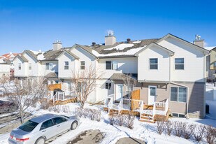 111 Royal Birch NW in Calgary, AB - Building Photo