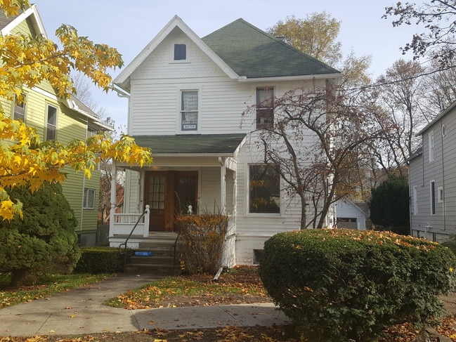211 Willow Ave, Unit Unit 2