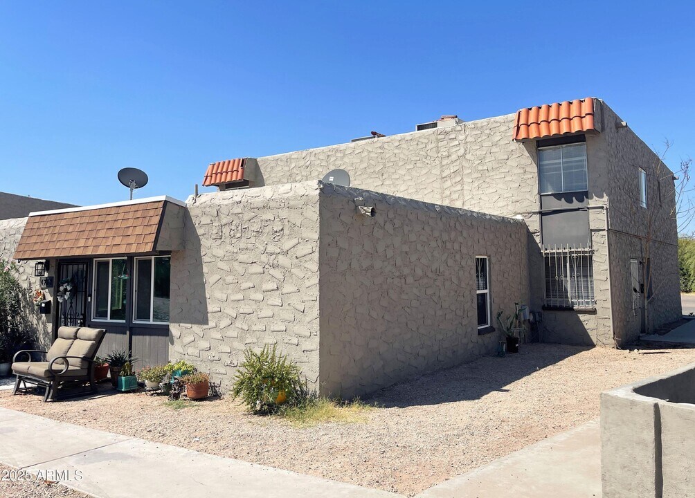 4718 E Portland St in Phoenix, AZ - Building Photo