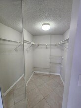 300 Gardens Dr in Pompano Beach, FL - Building Photo - Building Photo