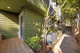 425 W 8th St in Charlotte, NC - Building Photo