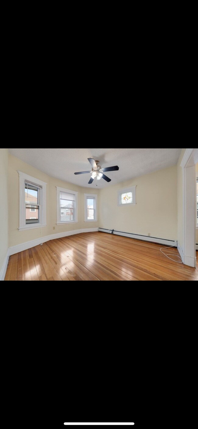 141 Hillsdale Rd, Unit 2 in Somerville, MA - Building Photo - Building Photo