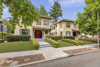 830 Cowper St in Palo Alto, CA - Foto de edificio - Building Photo