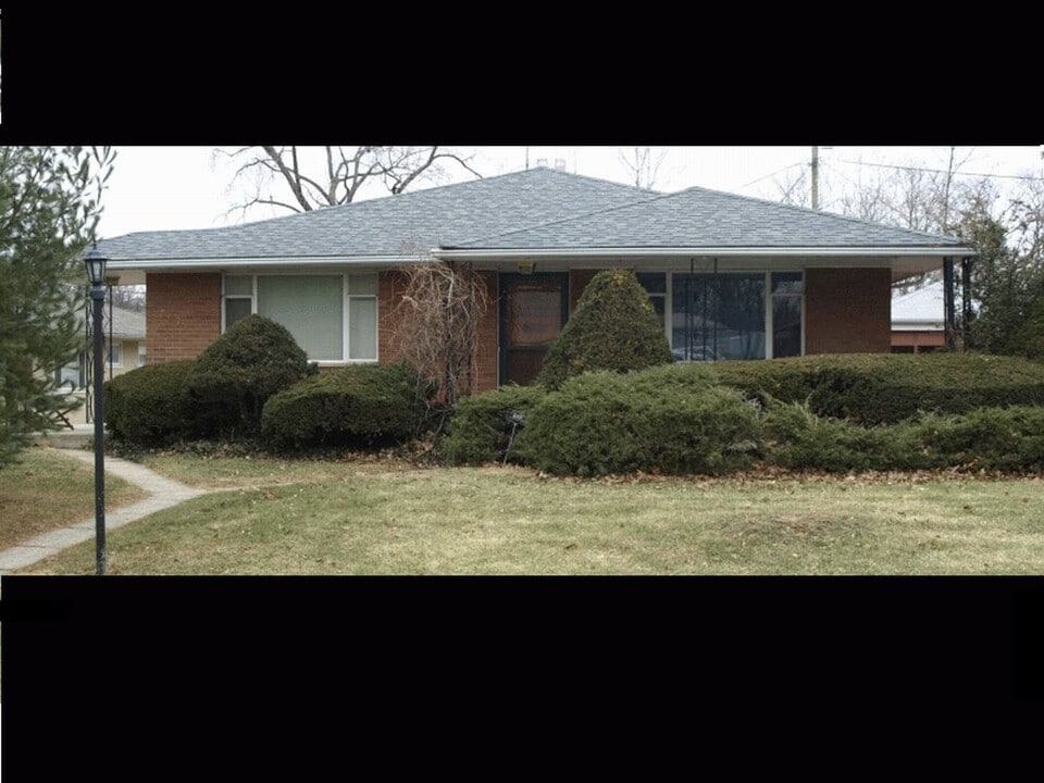 704 Fairlawn Dr in Columbus, OH - Building Photo