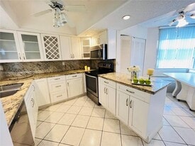 1830 Sabal Palm Dr, Unit 406 in Davie, FL - Building Photo