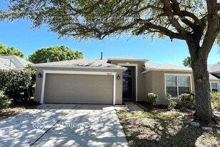 7645 Nottinghill Sky Dr in Apollo Beach, FL - Building Photo