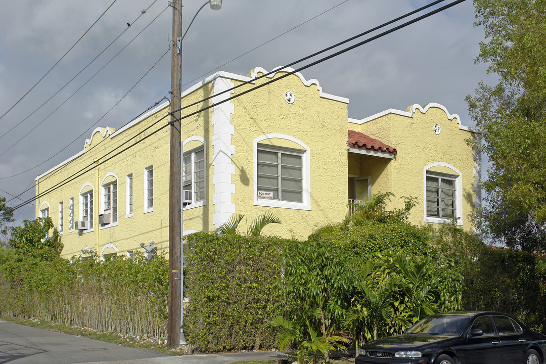 712 SW 56th Ave in Coral Gables, FL - Building Photo