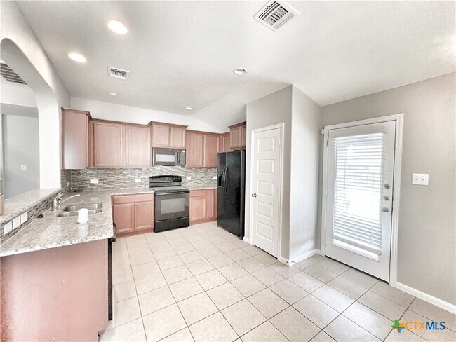 761 Wolfeton Way in New Braunfels, TX - Foto de edificio - Building Photo