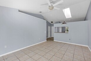 3701 Spring Land Dr in Orlando, FL - Building Photo