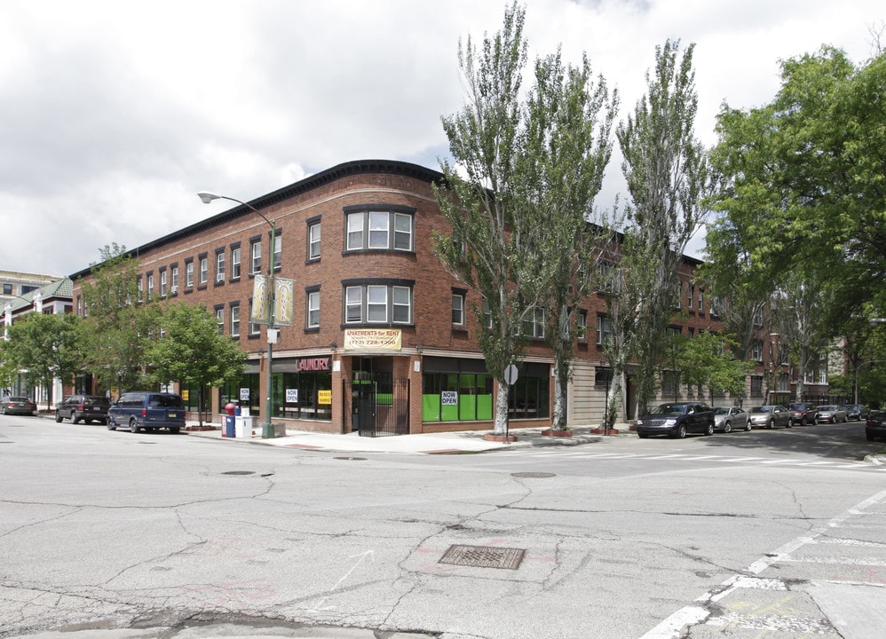 7600 N Greenview Ave in Chicago, IL - Building Photo