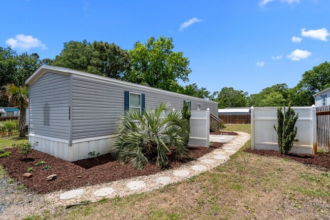 2039 Elmwood St SW in Supply, NC - Building Photo - Building Photo