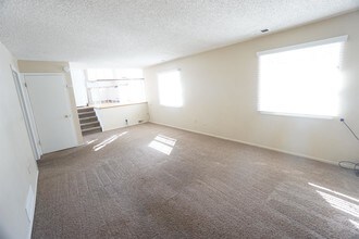 7047 S Fairfax St in Centennial, CO - Building Photo - Building Photo