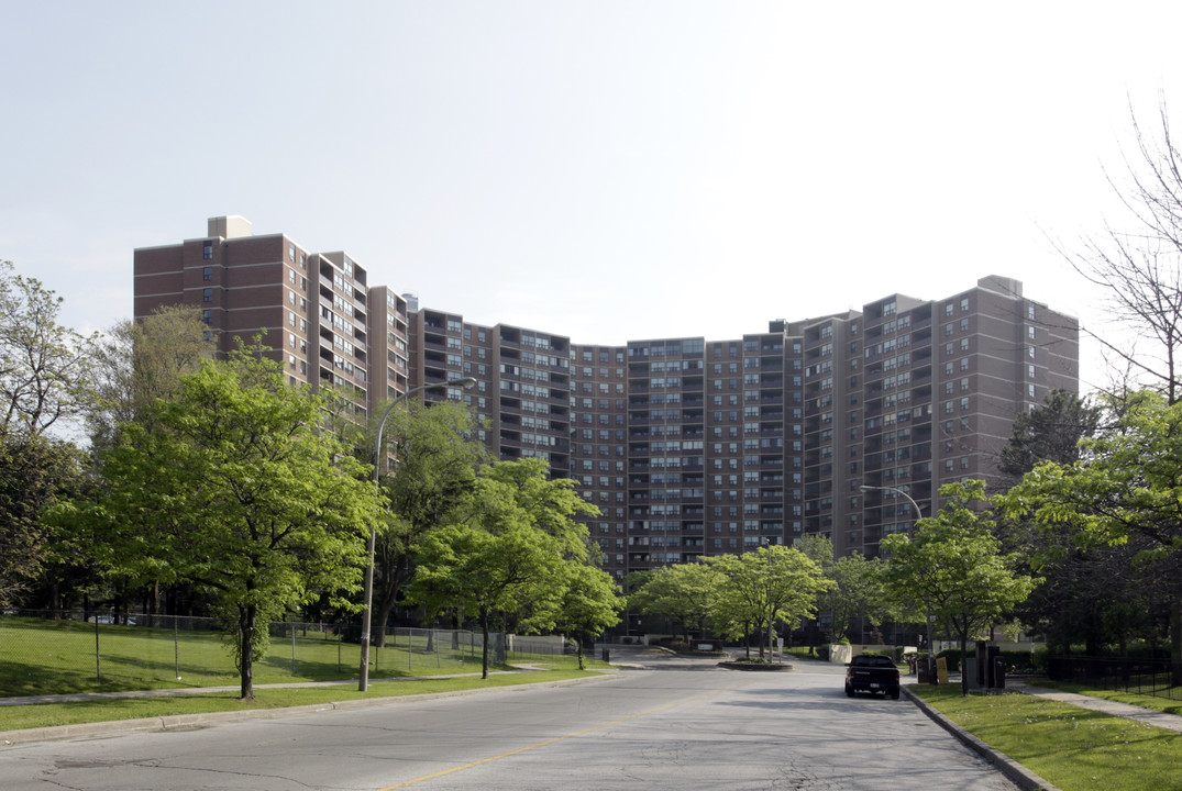 714 The West Mall in Toronto, ON - Building Photo