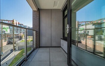 210 E 5th Ave in Vancouver, BC - Building Photo - Building Photo