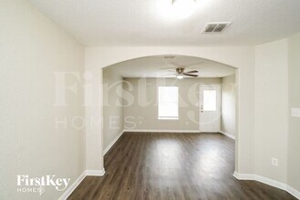 11326 Fire Canyon in San Antonio, TX - Building Photo - Building Photo