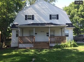 1605 Hinkson Ave in Columbia, MO - Building Photo