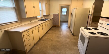 1026 Oxford Ave, Unit 1 in Eau Claire, WI - Building Photo - Building Photo