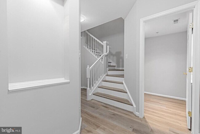 2752 Manhattan Pl in Vienna, VA - Building Photo - Building Photo