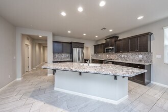 3555 Encino Ave in Clovis, CA - Building Photo - Building Photo