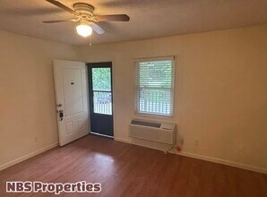 867 N Gallaher View Rd, Unit 106 in Knoxville, TN - Building Photo - Building Photo