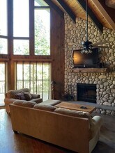 28536 Shenandoah Dr in Lake Arrowhead, CA - Foto de edificio - Building Photo