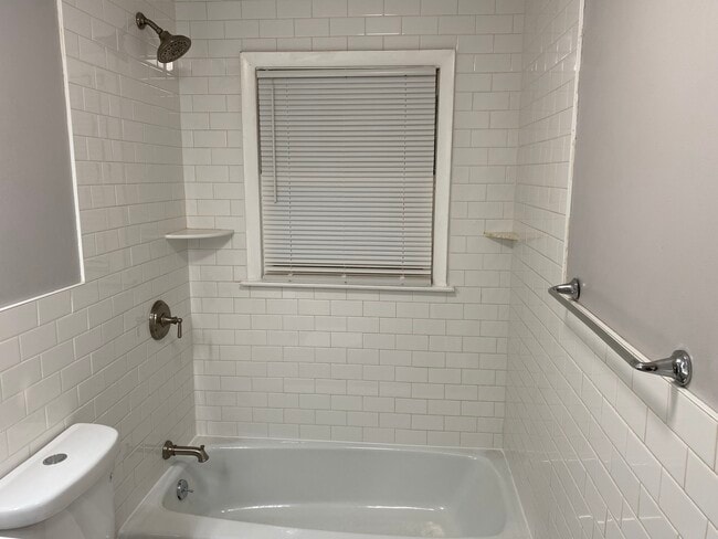 74 Saltonstall Ave, Unit 1 fist floor in New Haven, CT - Building Photo - Building Photo