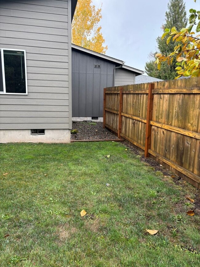 1128 Hemlock St NW in Salem, OR - Building Photo - Building Photo