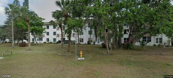 21260 Brinson Ave, Unit 212 in Port Charlotte, FL - Building Photo