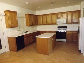 2058 King Mesa Dr in Henderson, NV - Building Photo - Building Photo