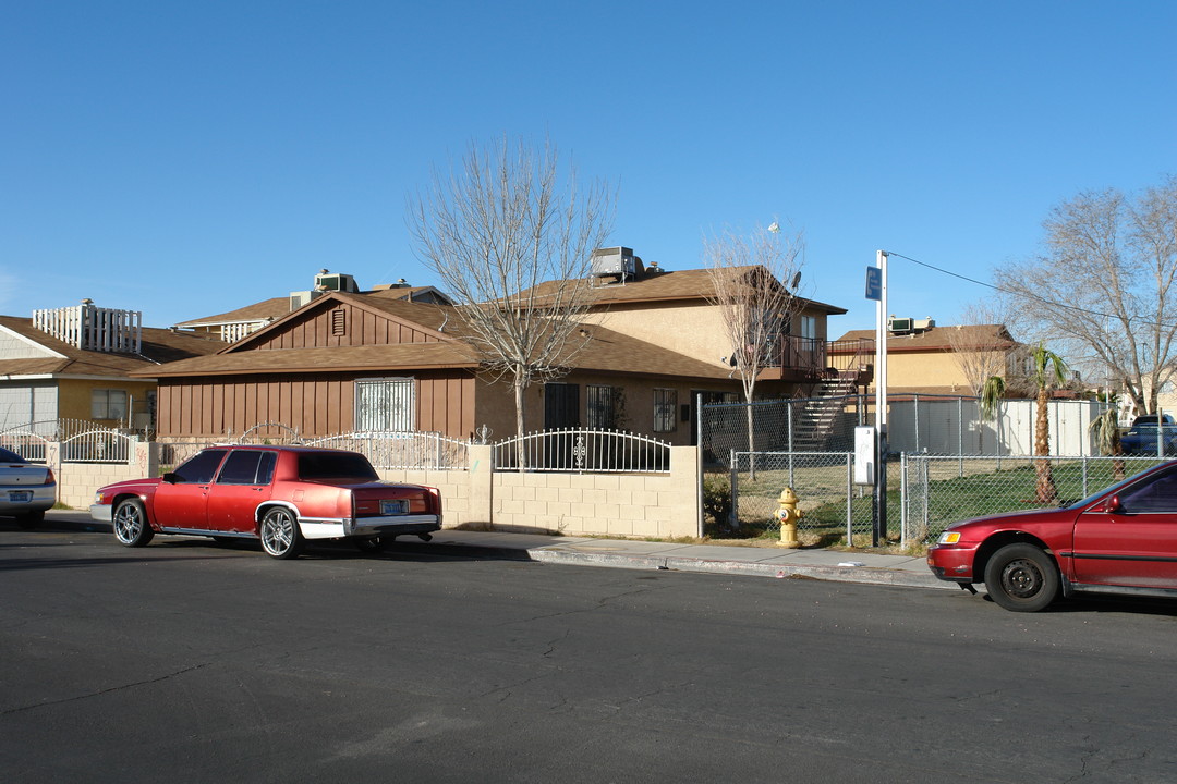 1661 N Lamont St in Las Vegas, NV - Building Photo