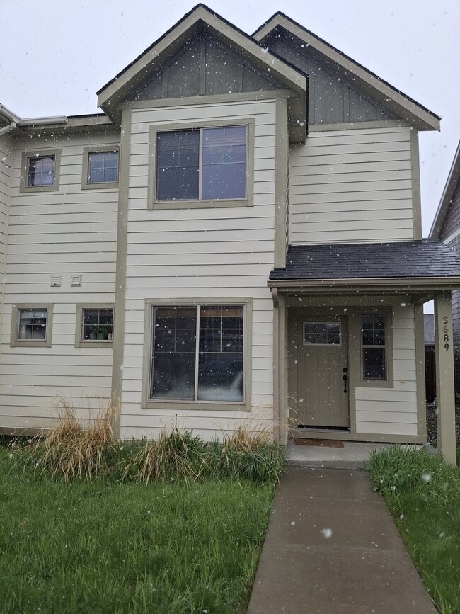 property at 3689 Pipestone St