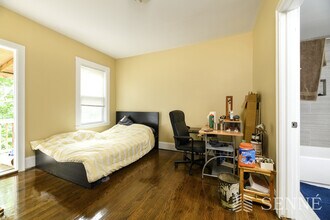 402 Centre St, Unit 3 in Boston, MA - Building Photo - Building Photo