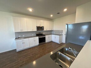 337 Redonda Dr in Liberty Hill, TX - Building Photo - Building Photo