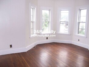 22 Dexter St in Medford, MA - Building Photo - Building Photo