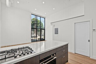 5617 Klump Ave in Los Angeles, CA - Building Photo - Building Photo