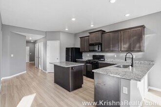 1506 W 12th St in La Center, WA - Building Photo - Building Photo