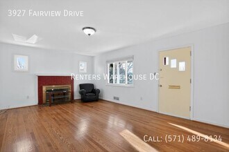 3927 Fairview Dr in Fairfax, VA - Building Photo - Building Photo