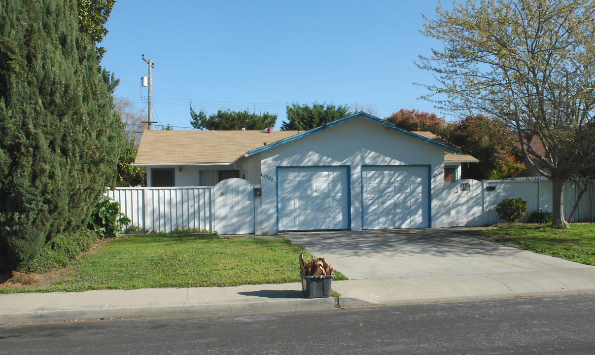 3521-3523 Brookdale Dr in Santa Clara, CA - Building Photo