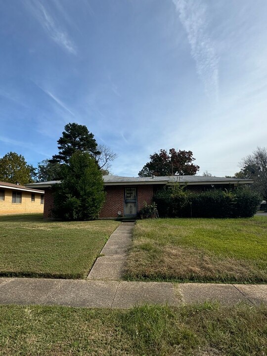 2717 Thayer St in Shreveport, LA - Building Photo